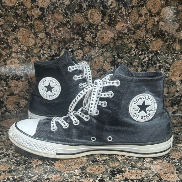 Converse High Tops Black Velvet Velour Womens size 10 - Picture 2 of 5